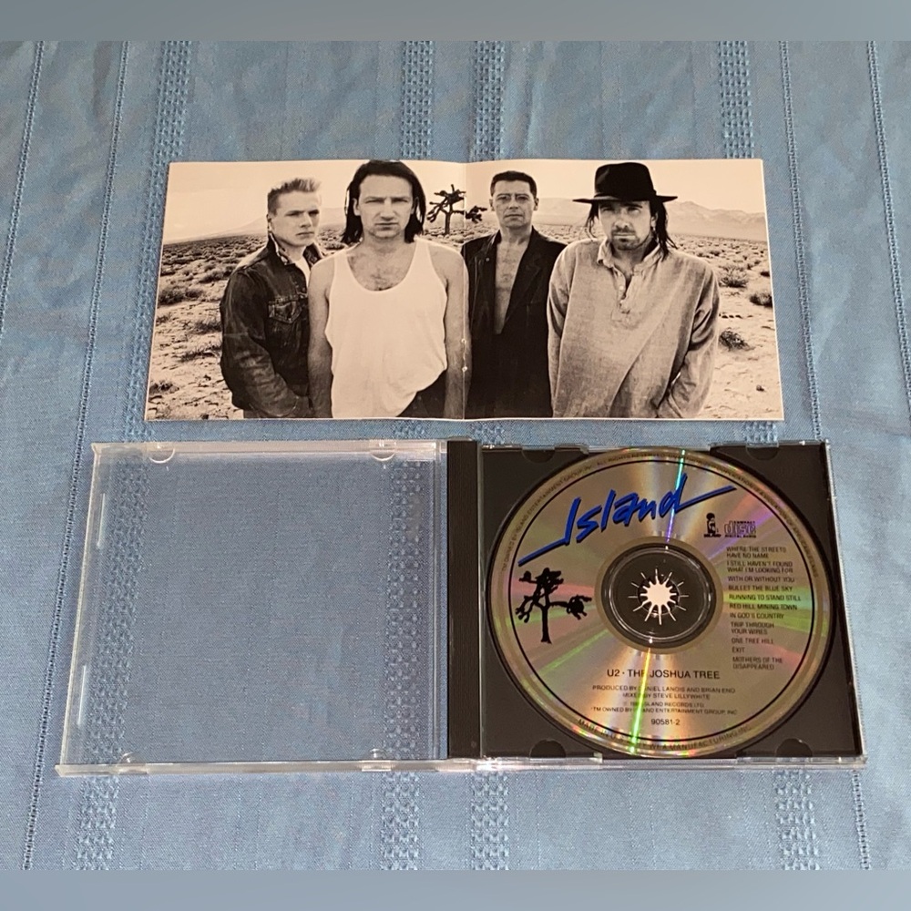 U2 CD - Picture 6 of 16